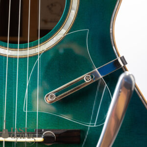 Iwaneko Guitars Type-Vibrato OC Emerald Green