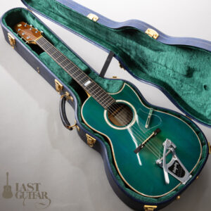 Iwaneko Guitars Type-Vibrato OC Emerald Green