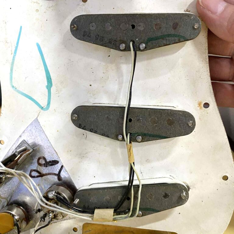 Fender Stratocaster Refinished White 1974