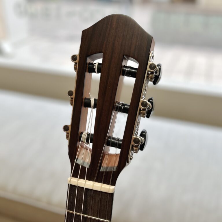 aNueNue aNN-N520AC AUTUMN CEDAR